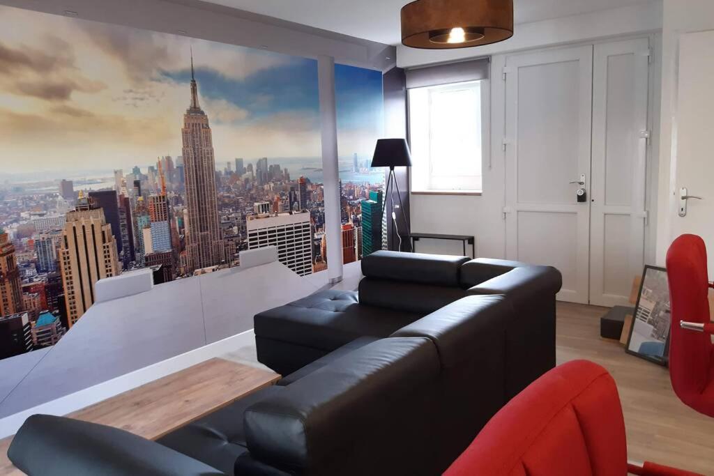 Appartement Renove Le New-York En Centre Ville - Terrasse Et Parking - Non Climatise La Roche-Chalais Exterior photo